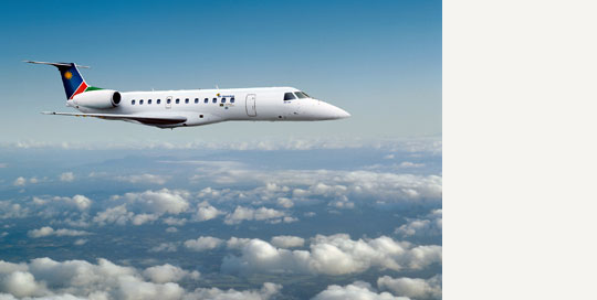 Mit diesen Embraer des Typs ERJ 135 ersetzt Air Namibia schrittweise die alten Beechcraft B1900 Flugzeuge. © Foto: Air Namibia