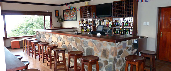 Bar der Misty Mountain Lodge