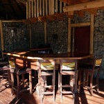 Bar mit vielen köstlichen und kühlen Erfrischungen