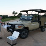 Das Pirschfahrzeug der Rhino Post Safari Lodge.