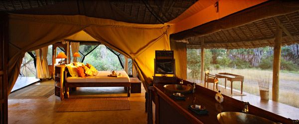 Siwandu, Zeltchalet und Badezimmer