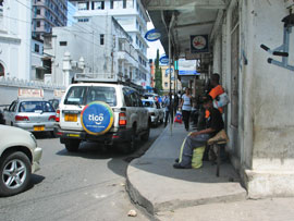 Straßenszene in Dar es Salaam
