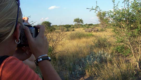 Nashorn-Pirsch im Edos's Camp (Botswana) | Foto: Ulrike Pârvu, Outback Africa Erlebnisreisen