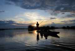 Mokoro im Sonnenuntergang, Okavango-Delta &copy; Foto: S.Schlesinger| Outback Africa