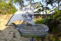 Matemwe Retreat, Schild am Eingang &copy; Foto: Angelika Krüger | Outback Africa