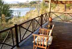 Ruaha River Lodge, Zimmerterrasse &copy; Foto: Ulrike Pârvu | Outback Africa
