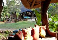 Ants Nest, Garten und offene Lounge &copy; Foto: Jens Doering | Outback Africa