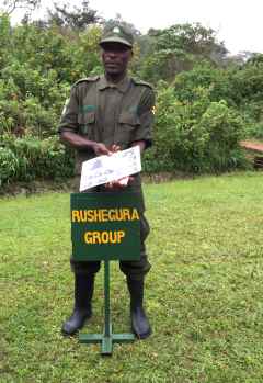 Aufteilung der Wanderer auf verschiedene Gorilla-Familien – wir wollen die Rushegura-Familie finden. &copy; Foto: Svenja Penzel | Outback Africa