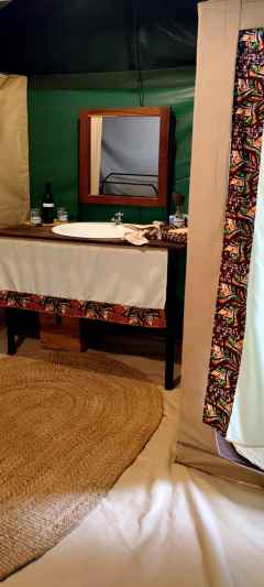 Serengeti View Camp, Badezimmer &copy; Foto: Justine Retzar | Outback Africa Erlebnisreisen