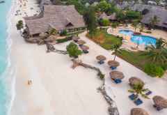 Sandies Baobab Beach Zanzibar, Strand von oben &copy; Foto: Sandies Baobab Beach Zanzibar