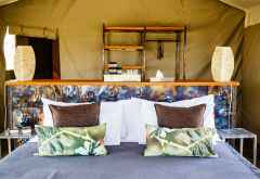 Namiri Plains Camp, Bett und Dekoration &copy; Foto: Asilia