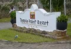 Temple Point Resort, Schild am Eingang  &copy; Foto: Susanne Schlesinger | Outback Africa