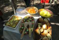 Büffet beim Mokoroausflug, Nxamaseri Island Lodge &copy; Foto: Susanne Schlesinger | Outback Africa