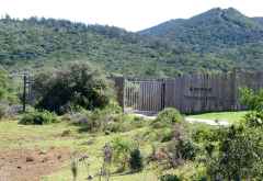 Kariega Settlers Drift Tented Lodge, Eingangstor © Foto: Doreen Krausche | Outback Africa