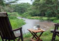 Morgenkaffee am Ntungwe-Fluss, Ishasha Wilderness Camp &copy; Foto: Marco Penzel | Outback Africa