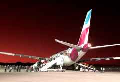Der Airbus der Eurowings Discover vor dem Abflug von Windhoek nach Frankfurt. &copy; Foto: Marco Penzel | Outback Africa