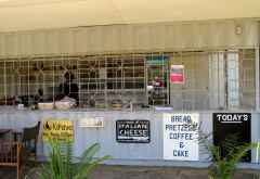 Usa River Rehabilitation Center, Verkaufsstand &copy; Foto: S.Schlesinger | Outback Africa