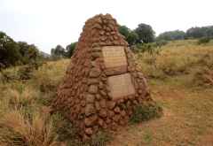 Gedenkstein für Michael Grzimek; Ngorongorohochland &copy; Foto: S.Schlesinger