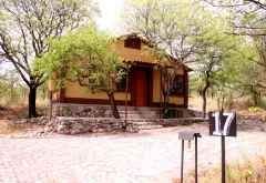Etosha Safari Camp, Chalet © Foto: Doreen Schütze | Outback Africa