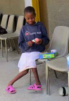 Mädchen im Rehabilitation Center, Usa River &copy; Foto: S.Schlesinger | Outback Africa