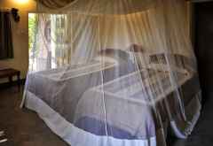 Schlichtes, aber geräumiges Zimmer in der Mua Mission &copy; Foto: Svenja Penzel | Outback Africa