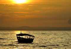 Sonnenuntergang über dem Tanganyika-See. &copy; Foto: Marco Penzel | Outback Africa