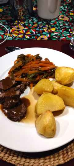 Serengeti View Camp, Hauptgericht &copy; Foto: Justine Retzar | Outback Africa Erlebnisreisen