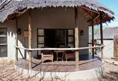 Ivory Tree Lodge, Standardzimmer außen, Terrasse &copy; Foto: Jens Döring | Outback Africa
