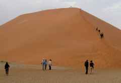 Aufstieg zur Düne 45 &copy; Foto: Susanne Schlesinger | Outback Africa