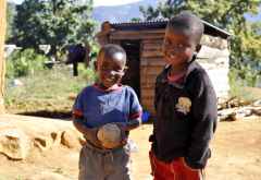 Begegnung am Weg &copy; Foto: Svenja Penzel | Outback Africa