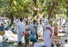 Pilger in Axum &copy; Foto: René Schmidt | Outback Africa