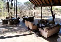 Black Rhino Lodge, offene Lounge &copy; Foto: Jens Doering | Outback Africa