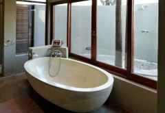 Black Rhino Lodge, Badezimmer &copy; Foto: Jens Doering | Outback Africa