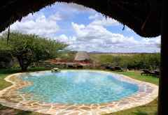 Lewa Safari Camp, Swimmingpool &copy; Foto: Marco Penzel | Outback Africa