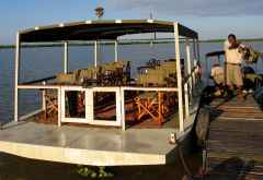 Am Bootssteg des  Laba Siwandu Camps &copy; Foto: Svenja Penzel | Outback Africa