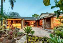 Numbi Hotel & Garden Suites