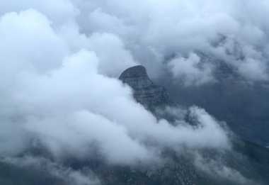 Lions Head Wolken, Helikopterrundflug Kapstadt © Foto: Doreen Krausche | Outback Africa