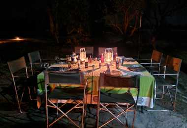 Der Dinnertisch ist gedeckt beim Komfortcamping &copy; Foto: Jacqueline Korb | Outback Africa