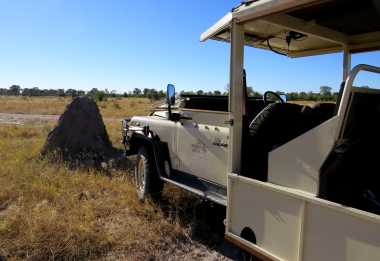 Offenes Pirschfahrzeug von Bush Ways Safaris &copy; Foto: Susanne Schlesinger | Outback Africa