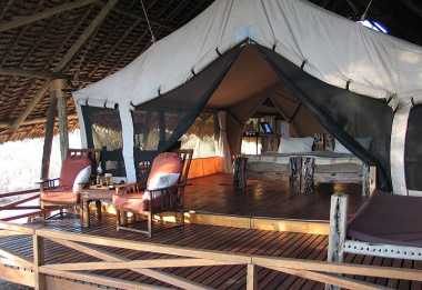 Die Zelte im Jongomero Camp bieten viel Platz und viel Licht. &copy; Foto: Svenja Penzel | Outback Africa