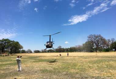 Rückkehr des Helikopters © Foto: Svenja Penzel | Outback Africa