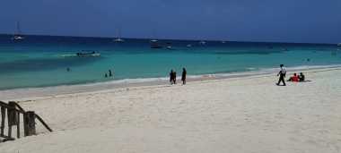 Sandies Baobab Beach, schöner Strand direkt am Hotel &copy; Foto: Justine Retzar | Outback Africa Erlebnisreisen