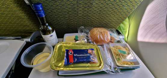 Essen auf dem Flug mit Ethiopian Airlines &copy; Foto: Ulrike Pârvu | Outback Africa Erlebnisreisen