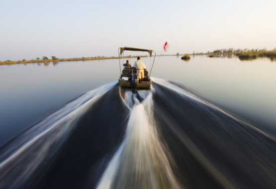 Motorboot im OKavango-Delta &copy; Foto: Ker & Downey Botswana