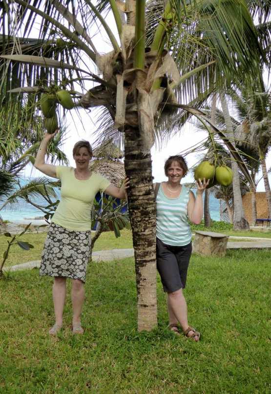 Angelika und Ulrike im Garden des The Palms
