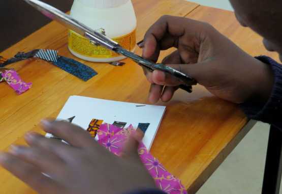 Usa River Rehabilitation Center, Egbart beklebt Karten &copy; Foto: S.Schlesinger | Outback Africa