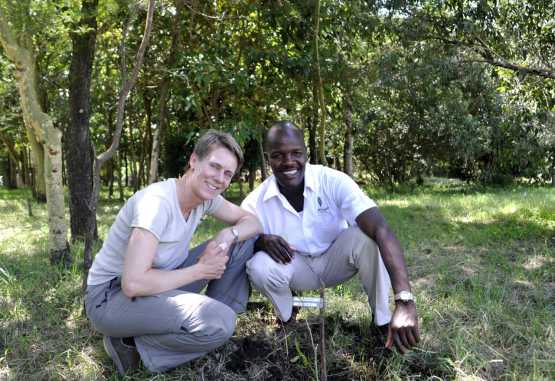 Baum pflanzen im Sanctuary Olonana Camp