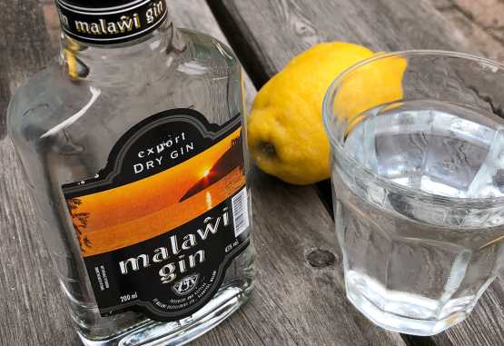 Malawi Gin - pur beinahe zu gut, um ihn mit Tonic zu verdünnen &copy; Foto: Marco Penzel | Outback Africa