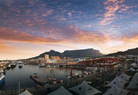 Kapstadt, Waterfront und Tafelberg &copy; Foto: Mike Story | SA Tourism