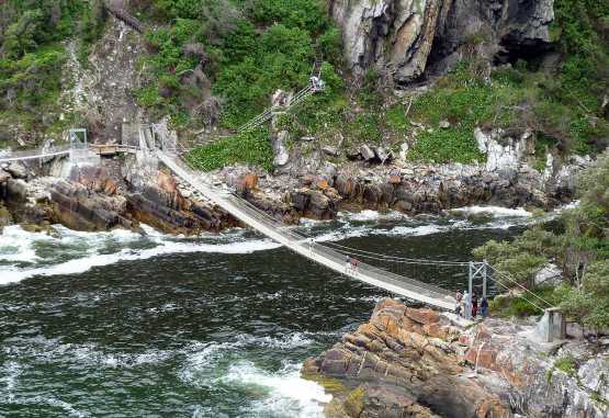 Hängebrücke über den Storms River im Tsitsikamma Nationalpark. &copy; Foto: Jens Döring | Outback Africa